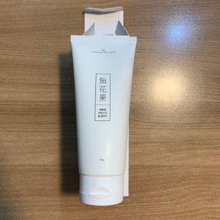 [베러오리진] 무화과 크리미 딥 폼 클렌저/피부 노폐물 & 미세먼지 99 세정 인증 민감성 피부 무자극 인증 — 5점을 준 리뷰어가 2021년 12월 올린 사용 사진