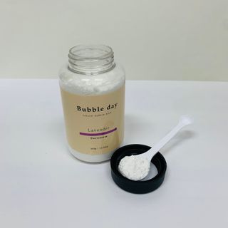 버블데이 아로마/과일 거품 입욕제 — 5점을 준 리뷰어가 2021년 7월 올린 사용 사진