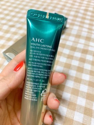 [NEW 탄력유턴 아이크림] AHC 유스 래스팅 리얼 아이크림 포 페이스 — 5점을 준 리뷰어가 2021년 3월 올린 사용 사진