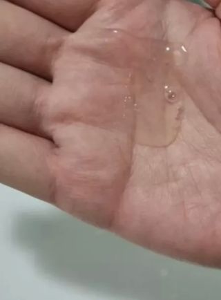 버텍스넘버원 버텍스 넘버원 햄프씨드오일 샴푸 — 5점을 준 리뷰어가 2022년 4월 올린 사용 사진