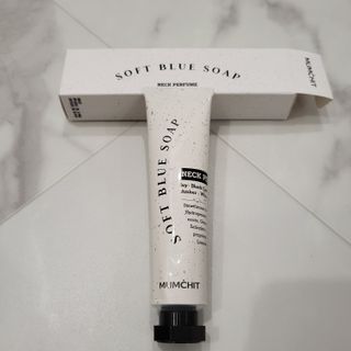 멈칫(MUMCHIT) 넥퍼퓸 NECKPERFUME 2가지 향 — 5점을 준 리뷰어가 2021년 11월 올린 사용 사진