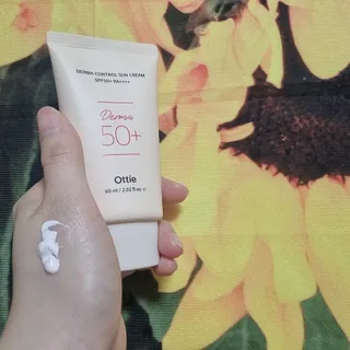 [오띠] SET_더마 컨트롤 선 크림( SPF50+ PA++++) & 100 마스크팩 x  4매 (수분/탄력/광채/장벽) — 5점을 준 리뷰어가 2022년 7월 올린 사용 사진