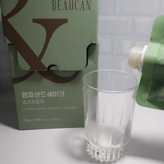 [뷰캔] 건강한 식사대용 앰퍼샌드 단백질 쉐이크 초코&말차 50g — 5점을 준 리뷰어가 2022년 6월 올린 사용 사진