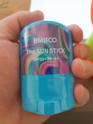 비엠비코 [썸머케어] 퀸79 노블 골드 아쿠아크림+더 선스틱 SPF50+PA+++ — 5점을 준 리뷰어가 2021년 6월 올린 사용 사진