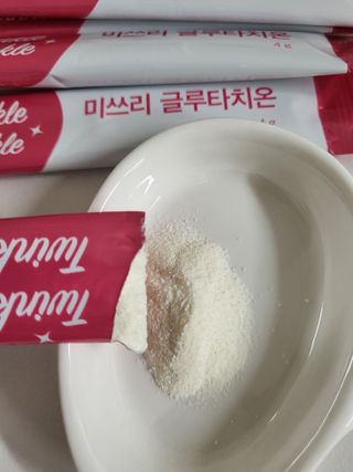 메디포스트 모비타 미쓰리 글루타치온 30포 — 5점을 준 리뷰어가 2023년 1월 올린 사용 사진