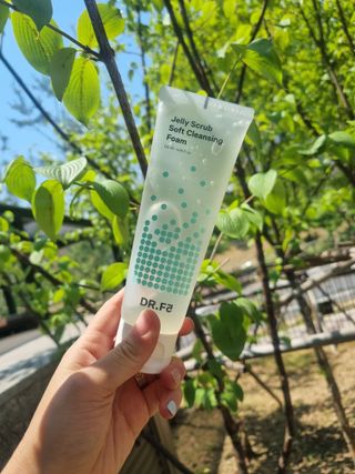 닥터에프파이브 젤리스크럽 소프트 클렌징폼 120ml — 5점을 준 리뷰어가 2022년 5월 올린 사용 사진