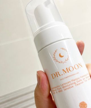 MF프리 [닥터문] 유산균 락토케어 질경초 여성청결제 200ml (폼타입) — 5점을 준 리뷰어가 2022년 6월 올린 사용 사진