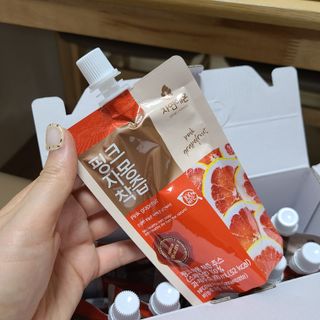 자연에온 핑크 자몽 착즙 100mL 10개입 1BOX +가 득담은 자몽 콜라겐 젤리스틱 1BOX — 5점을 준 리뷰어가 2021년 7월 올린 사용 사진