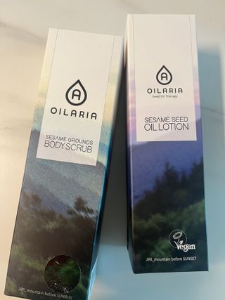 오일아리아 뉴트리 모이스처라이징 세사미 씨드 오일로션 & 데일리 디톡스 세사미 그라운즈 바디스크럽 — 5점을 준 리뷰어가 2023년 8월 올린 사용 사진