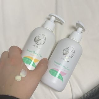 mom e 맘이 내추럴 베이비 케어 샴푸앤바스+로션 — 5점을 준 리뷰어가 2021년 1월 올린 사용 사진