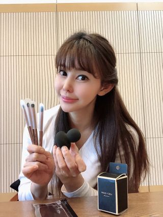 툴앤썸 로즈골드 에디션 아이 메이크업 브러쉬 4종+툴앤썸 어썸 블랙 멜로우 블렌딩 스펀지 — 5점을 준 리뷰어가 2021년 2월 올린 사용 사진