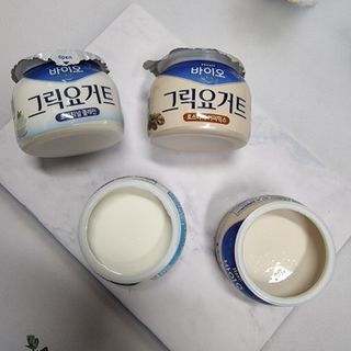 매일바이오 그릭요거트 오리지널 플레인 4개, 로스터리 커피믹스 4개 — 5점을 준 리뷰어가 2021년 12월 올린 사용 사진