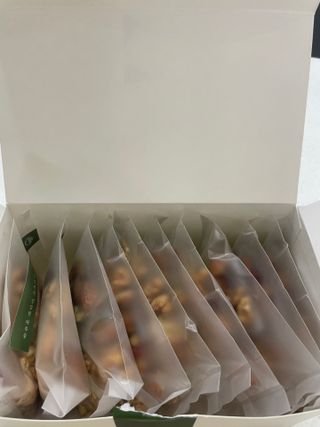 [그래한끼] 무설탕/저당 시리얼타입 수제그래놀라 (40gX10개) — 5점을 준 리뷰어가 2022년 9월 올린 사용 사진
