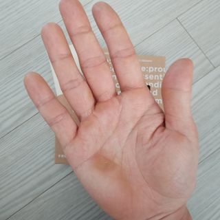 [후르디아] 끈적임 없는 착한성분 비건  핸드크림 3종 — 5점을 준 리뷰어가 2023년 2월 올린 사용 사진