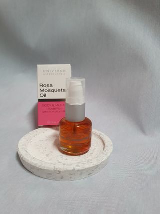 유니베르소 로즈힙 오일 15ml — 5점을 준 리뷰어가 2021년 7월 올린 사용 사진