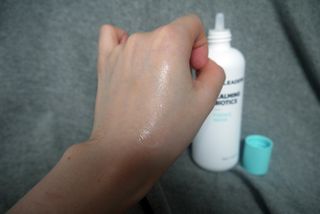 리더스코스메틱 리더스 카밍 바이오틱스 에센스 워터 — 5점을 준 리뷰어가 2021년 6월 올린 사용 사진
