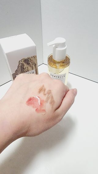 스킨1004 [SKIN1004] 마다가스카르 센텔라 라이트 클렌징 오일 200ml — 5점을 준 리뷰어가 2024년 7월 올린 사용 사진
