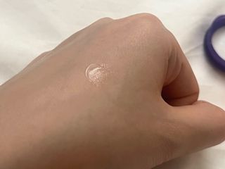 틱톡 [후르디아] 튼입술해결템 올리브영 블루베리 하이드레이팅 허니 립밤 — 5점을 준 리뷰어가 2023년 12월 올린 사용 사진