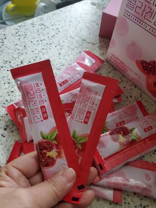 헬스업_쁘띠쁘띠석류콜라겐젤리_20g x 14포 — 5점을 준 리뷰어가 2021년 2월 올린 사용 사진