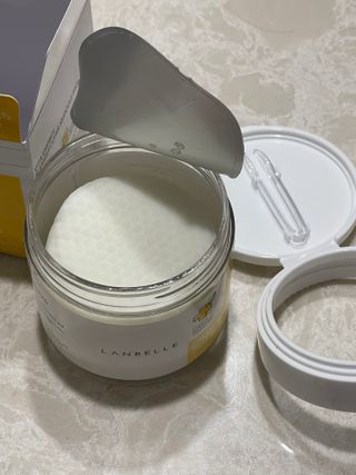 랑벨 비타 에너지 잡티 앰플 패드 65매 (투명하고 밝은 얼굴 광채패드) — 5점을 준 리뷰어가 2022년 6월 올린 사용 사진