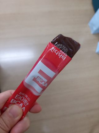 [인디닥터] 타이탄 BCAA 프로틴 젤리스틱 — 5점을 준 리뷰어가 2022년 4월 올린 사용 사진