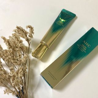[NEW 탄력유턴 아이크림] AHC 유스 래스팅 리얼 아이크림 포 페이스 — 4점을 준 리뷰어가 2021년 3월 올린 사용 사진