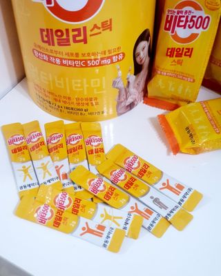 광동생활건강 [광동] 제니비타민C 비타500데일리스틱 180포+제니등신대+제니스티커 — 5점을 준 리뷰어가 2021년 12월 올린 사용 사진