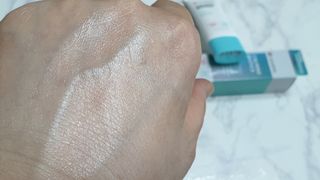리더스코스메틱 리더스 카밍 바이오틱스 선 에센스 SPF 50+ PA++++ — 5점을 준 리뷰어가 2022년 8월 올린 사용 사진