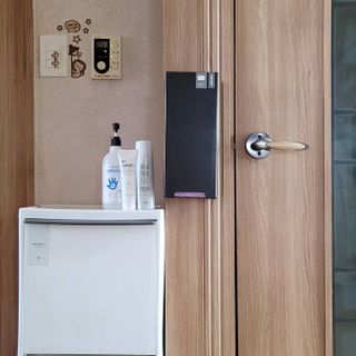 창신리빙 [프랑코 스마트 마스크 보관함 플립형] 똑똑한 정리 수납 — 5점을 준 리뷰어가 2021년 3월 올린 사용 사진