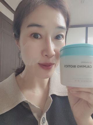 리더스코스메틱 리더스 카밍 바이오틱스 퀵 수딩 패드 — 5점을 준 리뷰어가 2022년 7월 올린 사용 사진