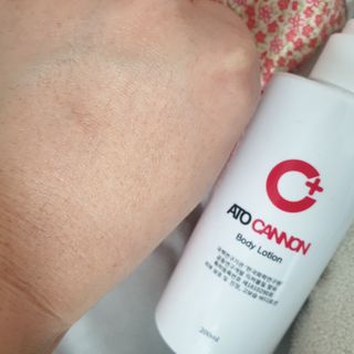 아토캐논(ATO CANNON) 아토캐논 고보습 바디로션 200ml — 5점을 준 리뷰어가 2023년 1월 올린 사용 사진