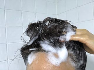 심플리오 비오틴 탈모케어 샴푸 — 5점을 준 리뷰어가 2021년 7월 올린 사용 사진