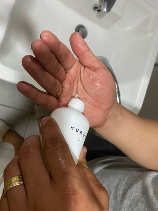 [HUREX] 휴렉스 볼류마이징 탈모완화 기능성 샴푸 150ml x 2개 — 5점을 준 리뷰어가 2021년 9월 올린 사용 사진