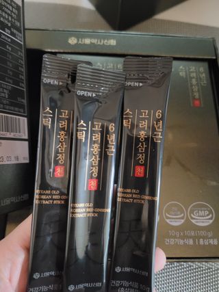 서울약사신협_6년근 고려홍삼정 천스틱 10g 30포 — 5점을 준 리뷰어가 2021년 11월 올린 사용 사진