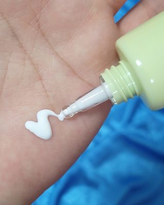 아이레시피 마일드시카 브라이트닝 업 선스크린 SPF50+ PA++++ — 4점을 준 리뷰어가 2023년 6월 올린 사용 사진