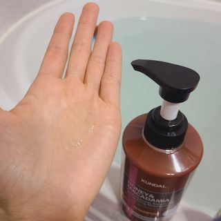 쿤달 [KUNDAL 공식] 프리미엄 헤어 케어 스페셜 세트 샴푸 500ml &amp; 트리트먼트 500ml — 5점을 준 리뷰어가 2021년 3월 올린 사용 사진