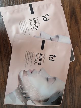 아이디플라코스메틱 아이디 페이스핏 마이너스 밴드 v2 — 5점을 준 리뷰어가 2021년 10월 올린 사용 사진