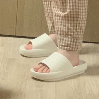 창신리빙 [프랑코 EVA 항균 거실화] 똑똑한 정리 수납 — 4.5점을 준 리뷰어가 2021년 2월 올린 사용 사진