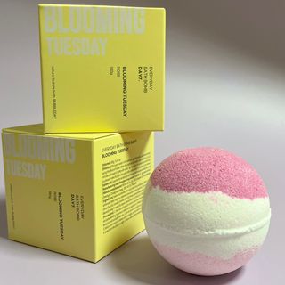소담스퀘어 상암 Evreryday Bath Bomb Day7(에브리데이 배쓰밤 데이7) / 7종 중 2종 랜덤발송 — 5점을 준 리뷰어가 2022년 11월 올린 사용 사진