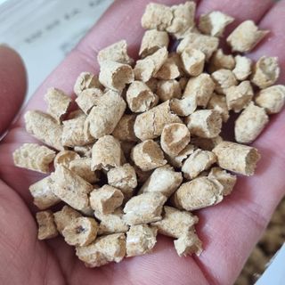 버진플래닛코리아 버진플래닛 고양이 화장실 우드 펠렛 모래 배변 펠릿 — 5점을 준 리뷰어가 2023년 2월 올린 사용 사진