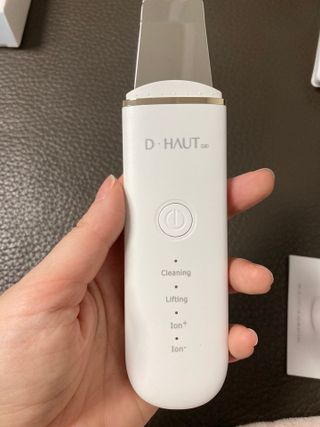 디하우트 랩 4 in 1 갈바닉 아쿠아 워터 필링기 스킨스크러버 — 5점을 준 리뷰어가 2021년 11월 올린 사용 사진