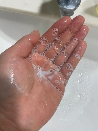 벨먼 내추럴 스파 머드레티놀 바디워시(그린로즈, 미드나잇 피오니) — 5점을 준 리뷰어가 2022년 6월 올린 사용 사진
