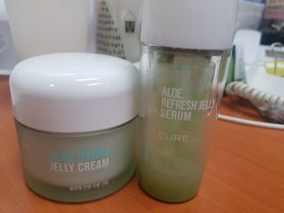 김정문알로에 큐어 큐어 알로에 리프레쉬 젤리 세럼, 큐어 알로에 하이드로 젤리 크림 — 5점을 준 리뷰어가 2021년 3월 올린 사용 사진