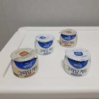 매일바이오 그릭요거트 오리지널 플레인 4개, 로스터리 커피믹스 4개 — 5점을 준 리뷰어가 2021년 12월 올린 사용 사진