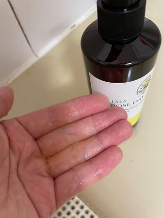 라라로즈데이 시즌2 여성청결제 200ml 아로마 페미민 클렌저, 독일더마인증 — 5점을 준 리뷰어가 2021년 9월 올린 사용 사진