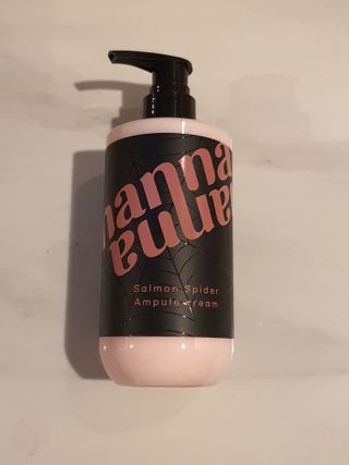 난나 살몬 스파이더 검버섯 미백 톤업 화이트닝 연어 앰플 크림 300ml 대용량 — 5점을 준 리뷰어가 2022년 8월 올린 사용 사진