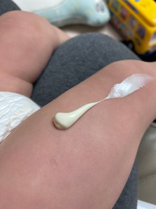 mom e 맘이 내추럴 베이비 케어 크림+바디오일 — 4.5점을 준 리뷰어가 2021년 2월 올린 사용 사진