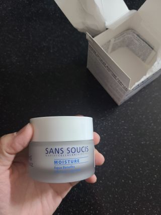 산수시 아쿠아 베네핏 24h 수부지 물광 속건조 수분크림 50ml — 5점을 준 리뷰어가 2021년 6월 올린 사용 사진