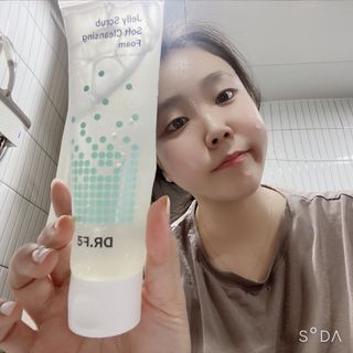 닥터에프파이브 젤리스크럽 소프트 클렌징폼 120ml — 4점을 준 리뷰어가 2022년 6월 올린 사용 사진
