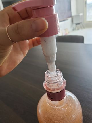 벨먼 내추럴스파 수분광채 스크럽 바디워시 600ml 5종 — 5점을 준 리뷰어가 2022년 5월 올린 사용 사진